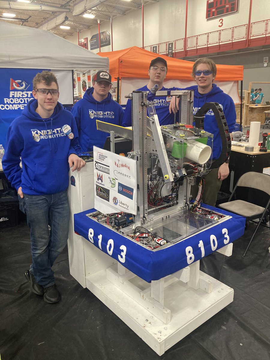 8103En's tweet photo. At lunch break. Scored our 2nd and 4th best performances of the season. Sitting 30th. #KnightRobotics https://t.co/rl3V5xwoMS