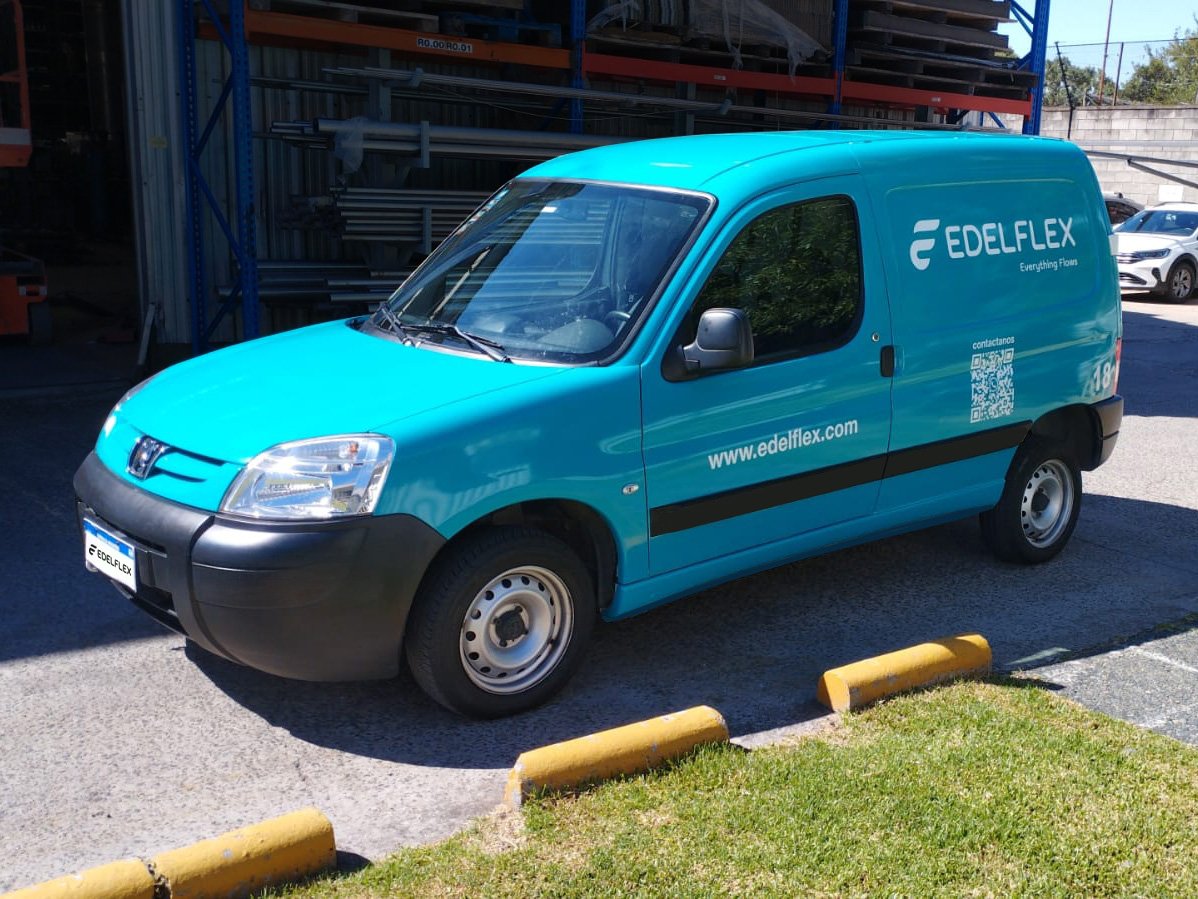 edelflex's tweet image. Como parte del programa 𝗘𝗗𝗘𝗟𝗙𝗟𝗜𝗚𝗛𝗧 y el proceso de rebranding, hemos renovado nuestra flota con unidades completamente nuevas, adaptándolas a nuestra nueva imagen corporativa.