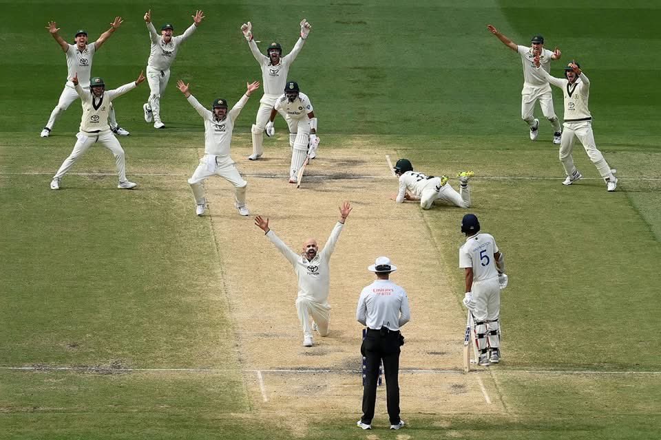 WISDEN’s 2024 Photograph of the Year…👏🏏…taken by #QuinnRooney - Australia 🇦🇺 beating India 🇮🇳 in the Boxing Day Test…

#cricket #photographer #photos #cricketlovers #cricketfever