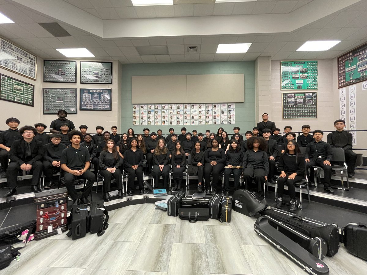 PrincipalDuncan's tweet photo. Sending a HUGE congratulations to my Band Director, @khooksperc &amp; her @BandKillough students for making HISTORY today! Superior on Stage &amp; Excellent in Sightreading on the VARSITY level!!! 🎉🙌🏾 @AliefISD @RenferdJoseph @KilloughEagles 
#ReachingNewHeights https://t.co/hiIPGjRly1