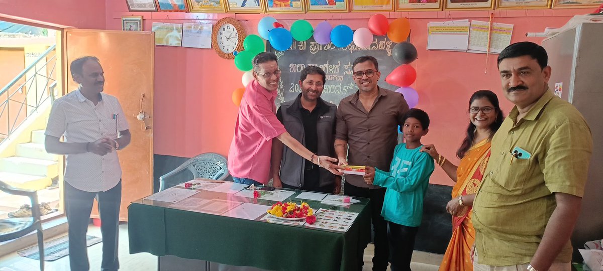 Proud moment for #BudigereCrossRising!
The staff of Govt. School, Laggumenahalli (Mandur GP) felicitated BXR for our collective efforts toward the school’s development. Grateful to the Headmaster &amp; teachers for partnering with us to create a nurturing space for students.