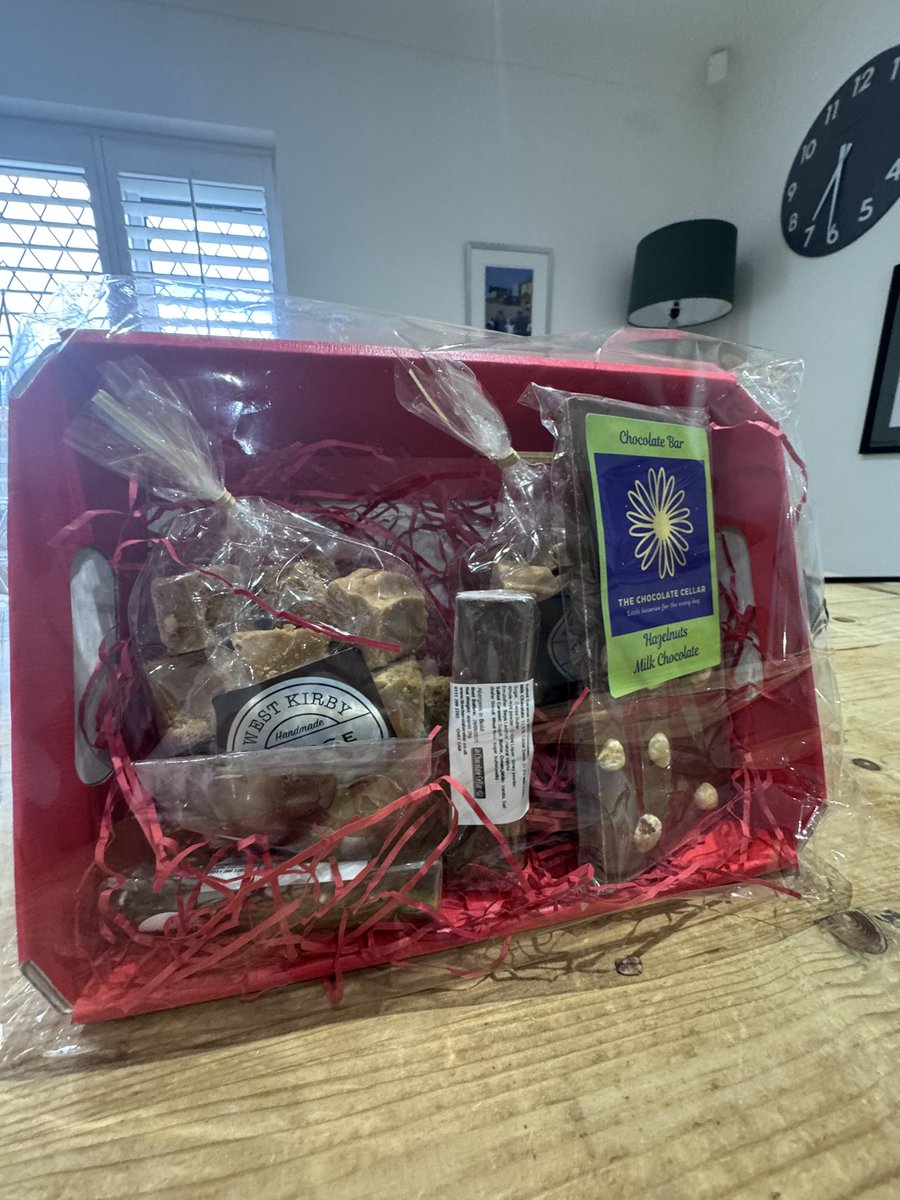 Disabled Rovers - Tranmere Rovers DSA (@disabledrovers) on Twitter photo Very grateful for the generosity of New Ferry’s <a href="/ChocolateCellar/">The Chocolate Cellar</a> for their donation of this hamper for the the raffle at our taster sesh with <a href="/GBPowerHockey/">GB Power Hockey Associaton</a> on 11 April!
Get in touch if you would like to buy a ticket or a strip
£1 a ticket; £5 a strip Very grateful for the generosity of New Ferry’s <a href="/ChocolateCellar/">The Chocolate Cellar</a> for their donation of this hamper for the the raffle at our taster sesh with <a href="/GBPowerHockey/">GB Power Hockey Associaton</a> on 11 April!
Get in touch if you would like to buy a ticket or a strip
£1 a ticket; £5 a strip