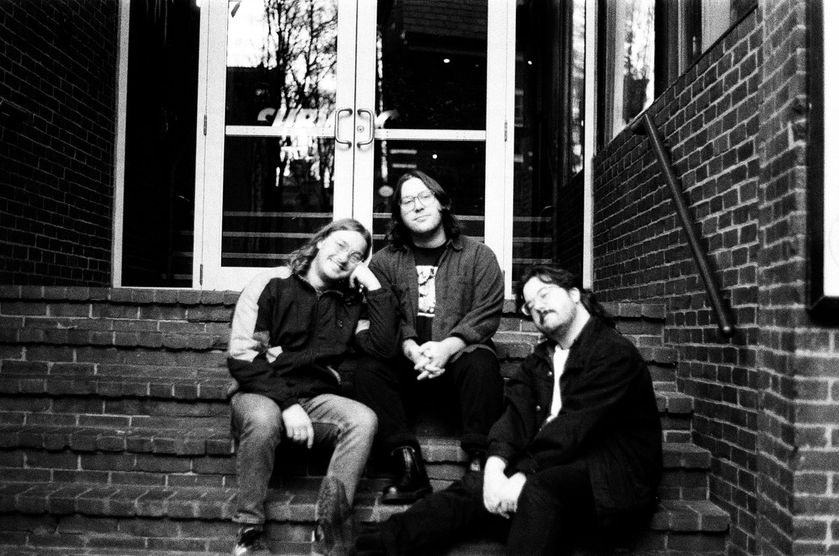 (T-T)b (@ttbchiptunes) on Twitter photo Our new album Beautiful Extension Cord is out today on vinyl, CD, cassette, and digital!
Huge thanks to Dustin and <a href="/disposable_usa/">DISPOSABLE AMERICA</a> for helping us get this album out there. We hope you like it!
See you at the gig.
-JM Our new album Beautiful Extension Cord is out today on vinyl, CD, cassette, and digital!
Huge thanks to Dustin and <a href="/disposable_usa/">DISPOSABLE AMERICA</a> for helping us get this album out there. We hope you like it!
See you at the gig.
-JM