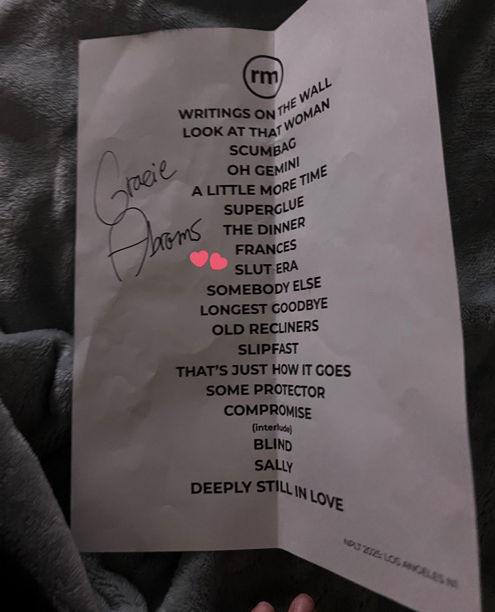 reyna ⋆.˚✮ tweet media