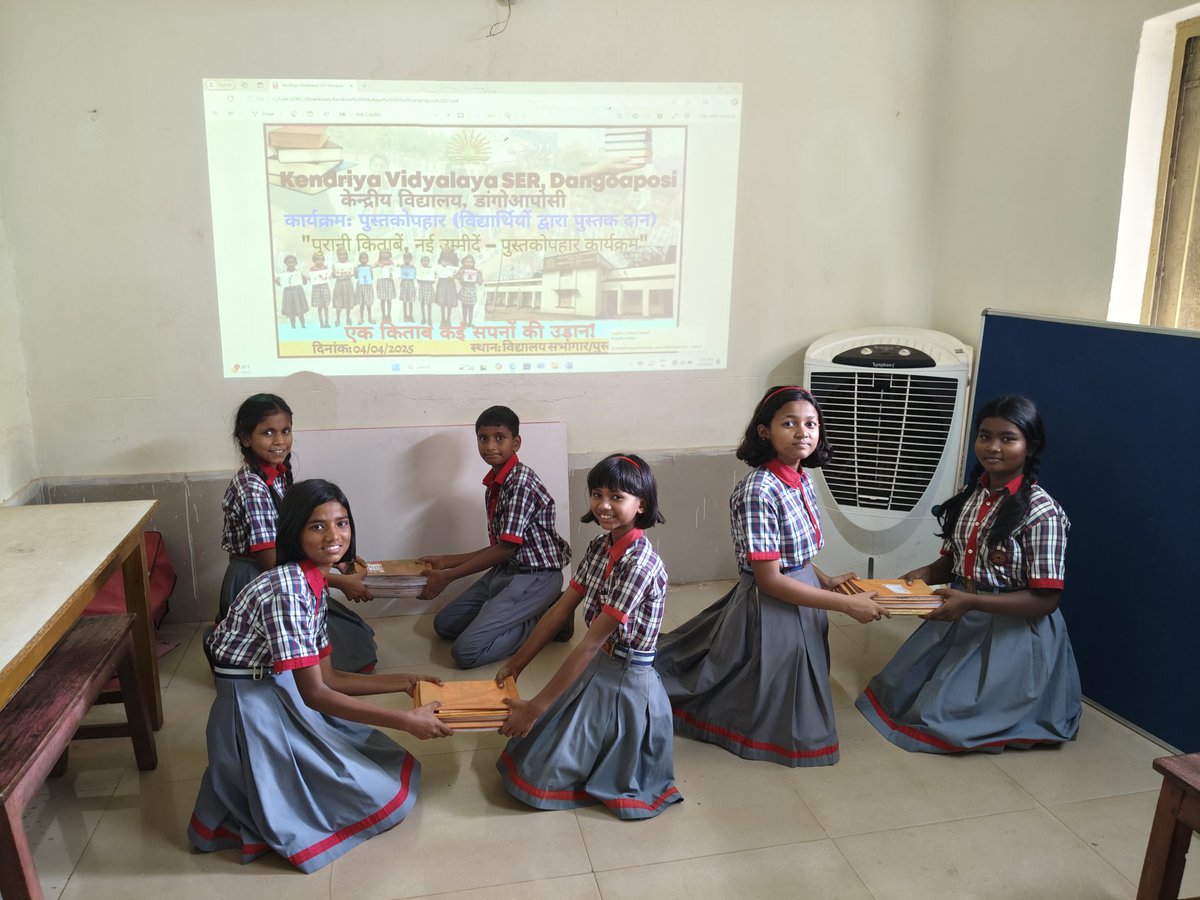 kvdangoaposi's tweet image. We celebrated Pustakophar at Kendriya Vidyalaya Dangoaposi, spreading the joy of giving through books! This initiative not only promotes sharing and a love for reading, but also supports nature by reusing books and reducing waste.#Pustakopahar #Joyofgiving #KVLibrary #SaveNature