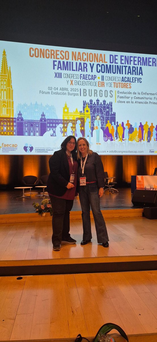 Mesa.Nuevas estrategias docentes.Qué suerte haber podido contar con <a href="/urgenciasemerge/">Elena Plaza Moreno 💓 Urgencias y emergencias</a> en nuestro Congreso #faecap25 #acalefyc25.Siempre es un lujo escucharte.Me encanta tu energía ("voy como un Ferrari"😅) y como nos pones al día en #IA Sigue así 💪🏻 #liderazgoenfermeras