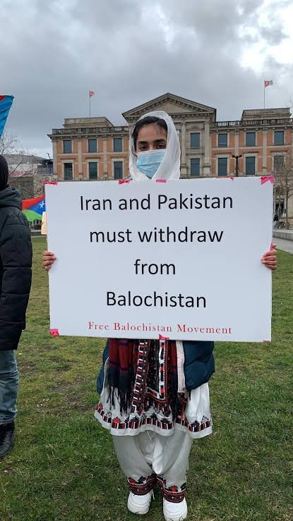 BuzzWithAshok's tweet photo. When a daughter demands justice, they call her a threat.
When a sister cries for her disappeared brothers, they label her an enemy.
But truth doesn't bend to tyranny.
#Mahrang #Baloch is the face of our collective conscience.
#StandWithMahrang #VoiceOfBalochistan #Balochistan https://t.co/WWixVRs7ib