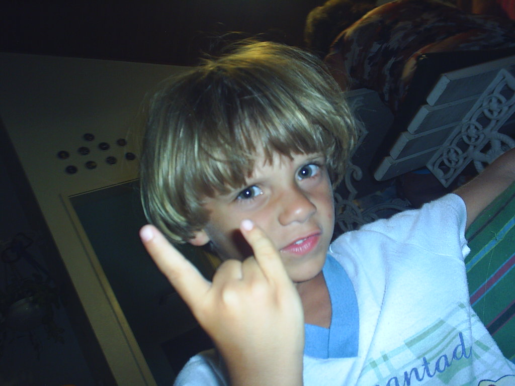 Pro_Flash_'s tweet image. que isso idêntico a mim criança mano!