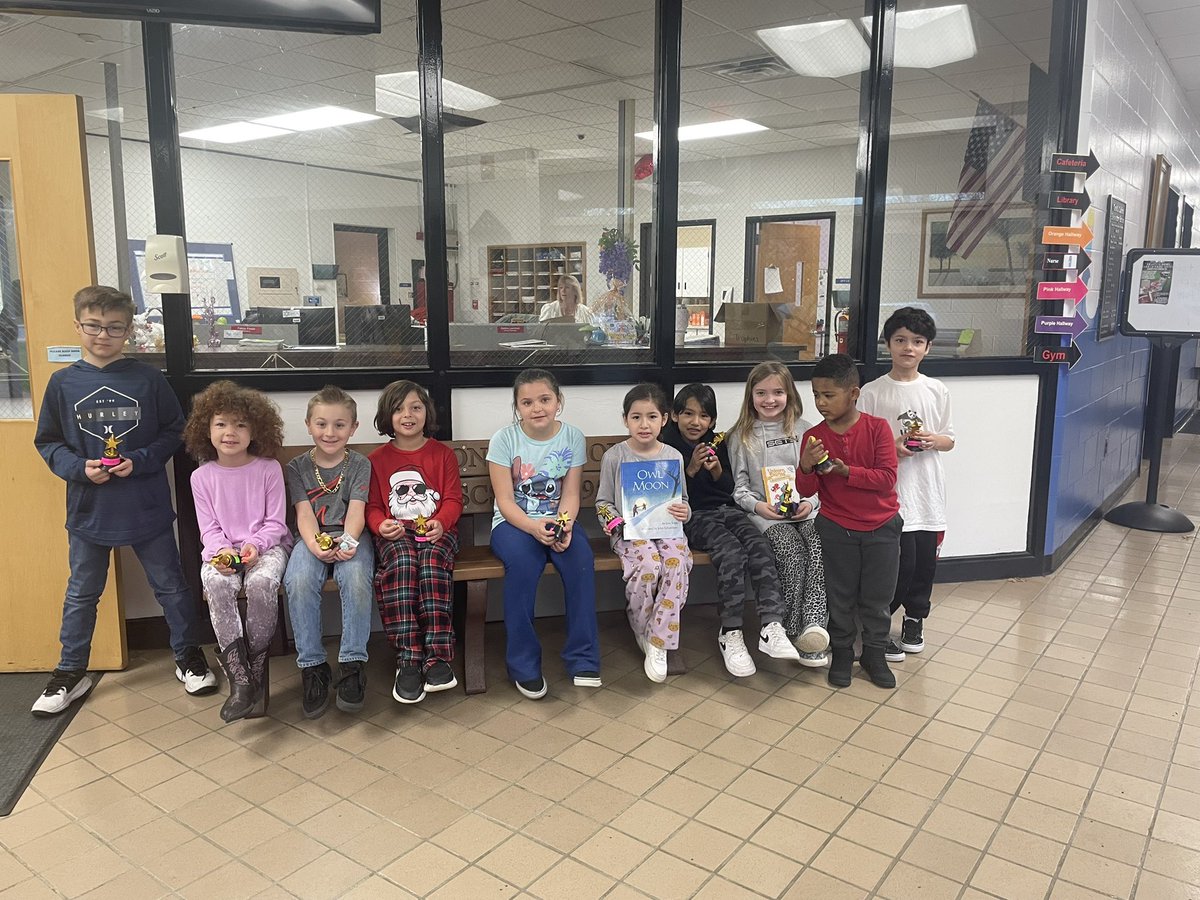 Congrats to our amazing second grade Star Students!! #CollinsCubsRoar