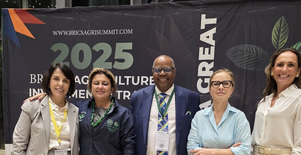 CASTNET_ICC's tweet image. Flashback to last week when we sponsored the Amandla Omnotho Gala Dinner &amp;amp; Golf Day Tournament at the Umhlali Country Club in Durban, South Africa. 

#CASTNET #GlobalTrade #BRICS2025 #BusinessLeadership #InternationalBusiness #TradeOpportunities #Partnerships