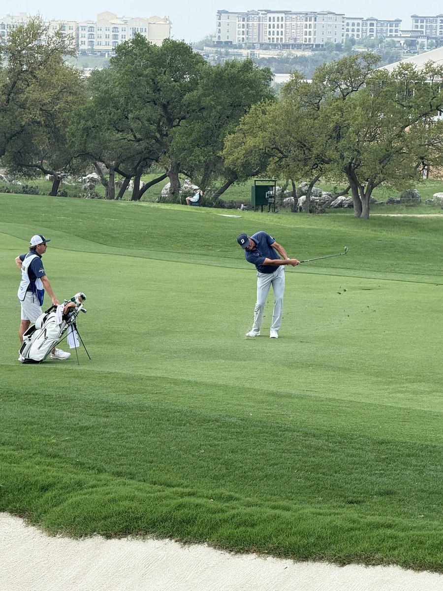 ortizcm's tweet photo. My Friday!!! #valerotexasopen #PGATour https://t.co/7zOS8E9Vc7