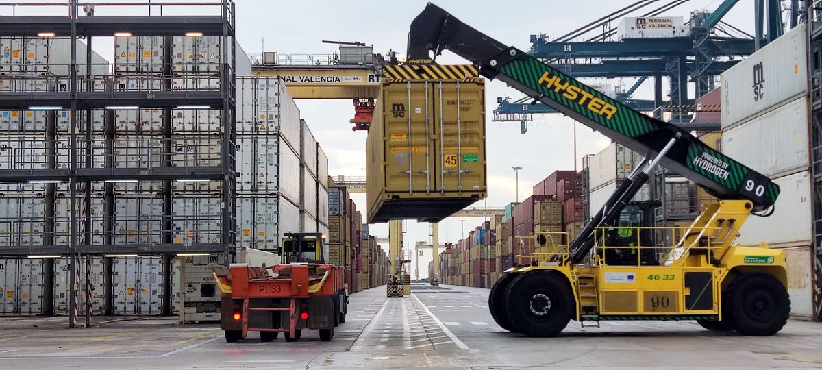 H2PORTS (@h2ports) on Twitter photo Great news!📣<a href="/HysterEurope/">Hyster Europe</a> announces recognition 🏅of its #hydrogen ReachStacker which is currently being tested at th Port of Valencia in the framework of #H2PORTS project!
+info 👉shorturl.at/iYegF
<a href="/CleanHydrogenEU/">Clean Hydrogen Partnership</a> <a href="/FValenciaport/">FValenciaport</a> <a href="/AutPortValencia/">Valenciaport</a>
#innovation Great news!📣<a href="/HysterEurope/">Hyster Europe</a> announces recognition 🏅of its #hydrogen ReachStacker which is currently being tested at th Port of Valencia in the framework of #H2PORTS project!
+info 👉shorturl.at/iYegF
<a href="/CleanHydrogenEU/">Clean Hydrogen Partnership</a> <a href="/FValenciaport/">FValenciaport</a> <a href="/AutPortValencia/">Valenciaport</a>
#innovation