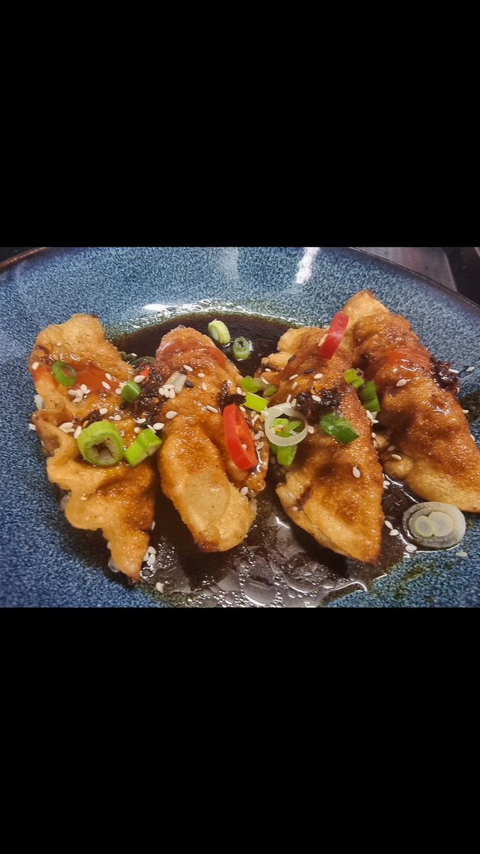 GooseTap's tweet image. Tomorrow’s our monthly food van day! The forecast is great so we’ve put extra seating outside ☀️🍺
Food served 12-7 or until sold out!