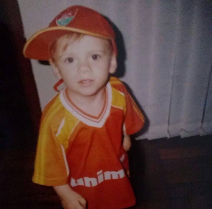 Pro_Flash_'s tweet image. que isso idêntico a mim criança mano!