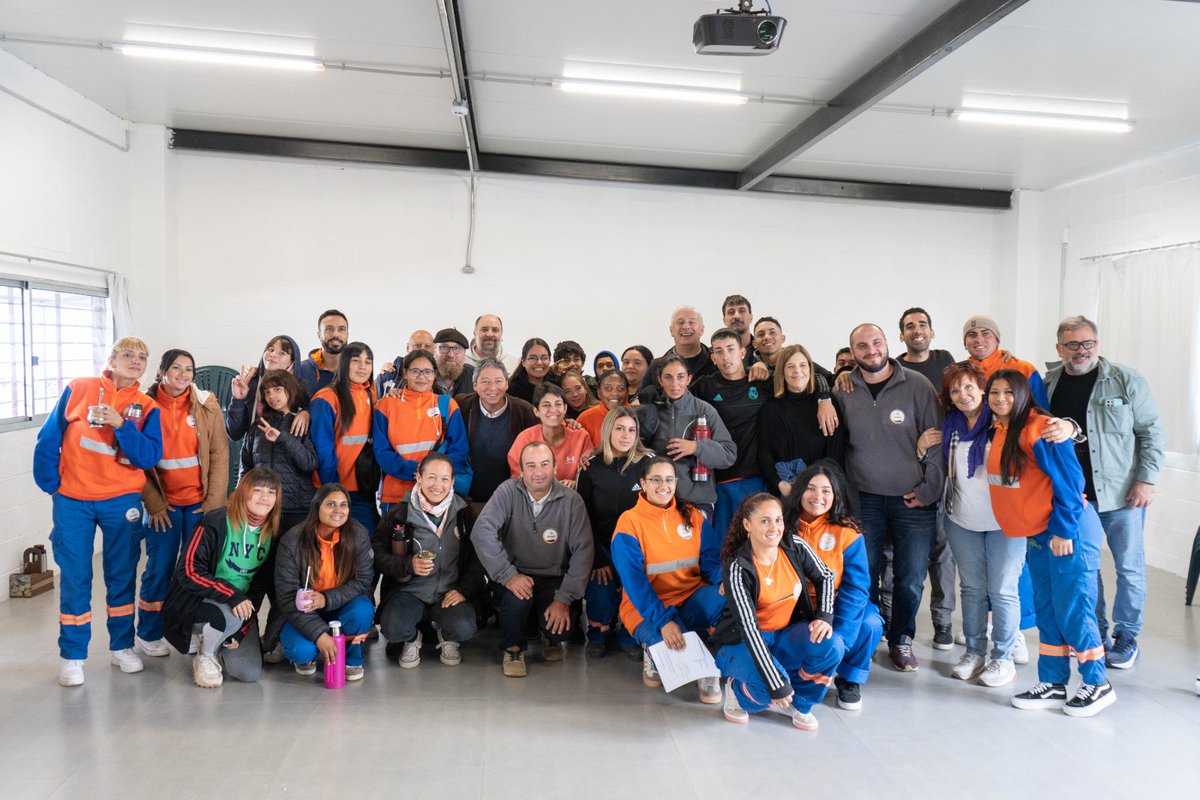 Segundo encuentro con candidatos/as a la Intendencia de Montevideo

Recibimos la visita de Verónica Piñeiro a un espacio de intercambio con jóvenes y educadores, para transmitir sus vivencias a los candidatos/as

<a href="/salesianosuy/">salesianosuy</a>