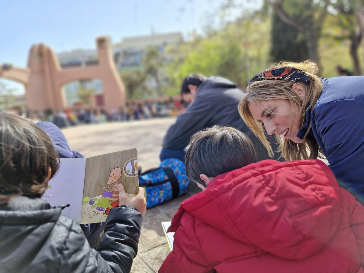 Avui hem gaudit amb una estona de lectura compartida amb les famílies.
La campanya Girem full! segueix endavant!