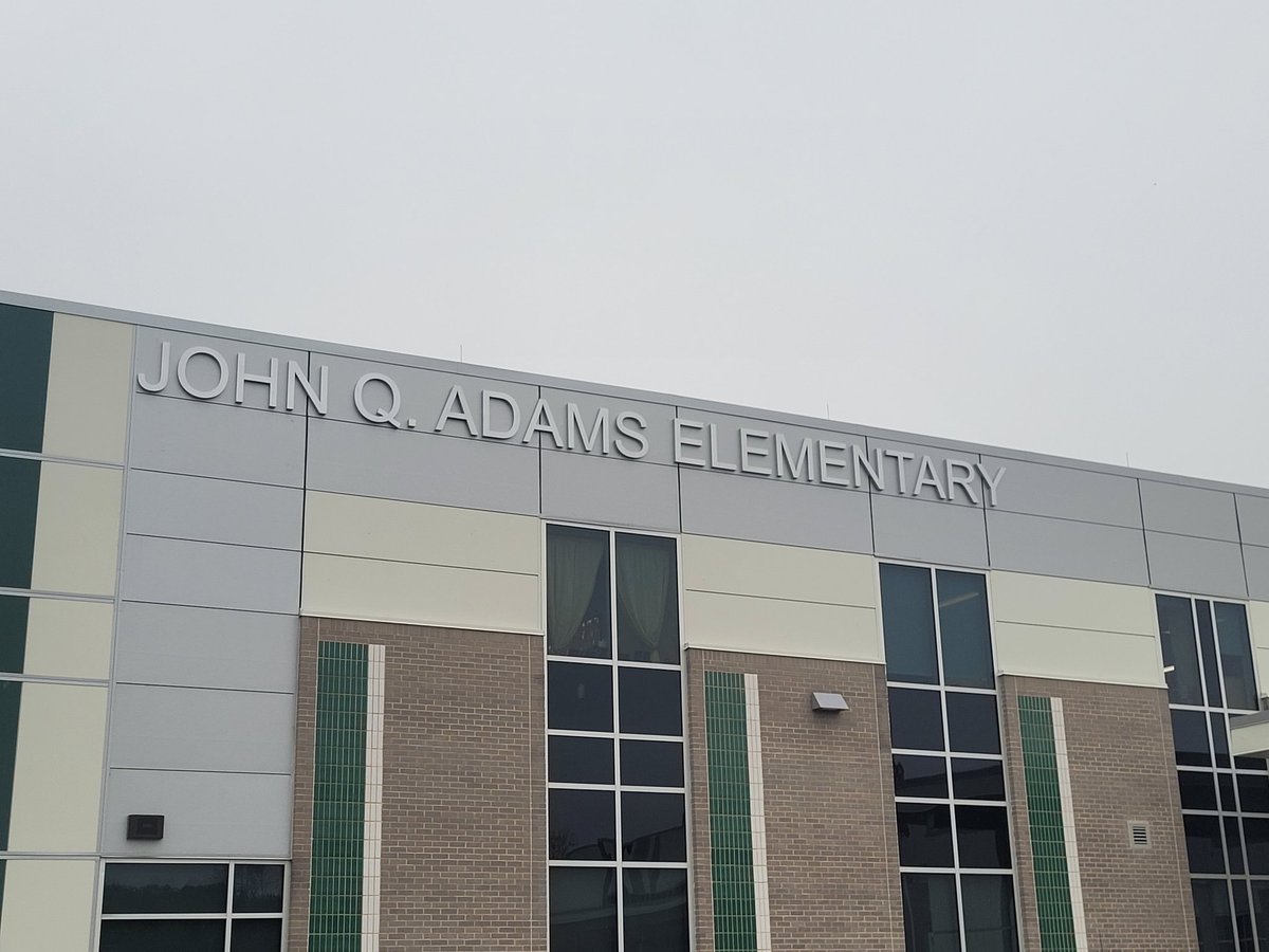 DallasPAL's tweet photo. Today, Officer Soltero returned to John Quincy Adam's Elementary to wrap up the week with some #PALHoops! Students worked on defense fundamentals and are eager to start scrimmages next week! https://t.co/xVSvBuor39