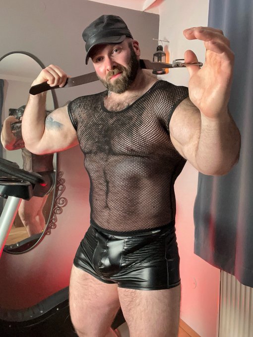Watch hairy_musclebear's leaked NSFW photo on TwXstars