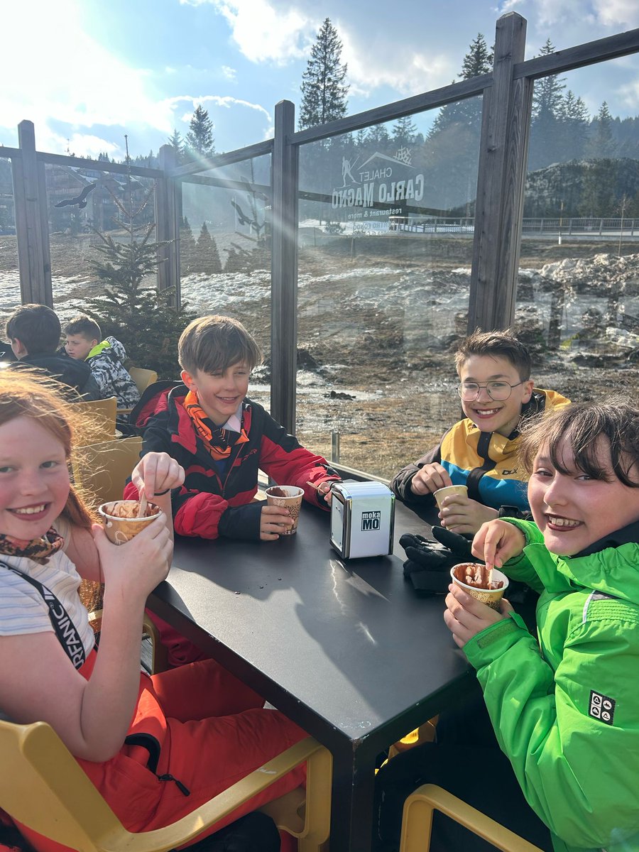 RanbyHouse's tweet photo. At the end of Day 3 on the slopes we made our own fun, check out the grand finale (and the fallers) followed by hot chocolate and toasted marsh mallows. Amazing! https://t.co/iZ7NHtTIOb
