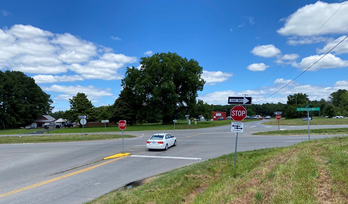 GLOUCESTER: Route 17 at Woods Cross Road median crossover will close temporarily starting Wednesday, 4/9 to Friday, 4/11 between 8am-8 pm to keep drivers &amp; workers safe during construction to modify the intersection. 

Learn more conta.cc/4csUL5N 
<a href="/gloucesterva/">Gloucester County, Virginia Government</a>