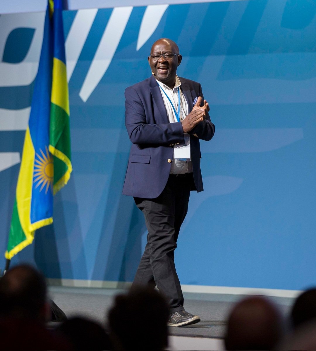 Alway on my❤️ wimanye urwanda 
Nzakwibuka nk' intwari 🥲💔💔💔💔💔💔💔💔💔💔