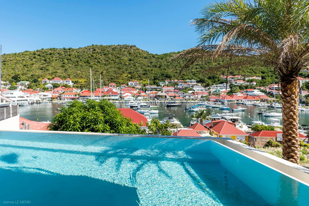 StBartsPremium's tweet photo. Sleek, sophisticated, and steps from the vibrant harbor, VILLA PRIVILEGE is your ultimate island escape. #luxuryvillas #stbarts #islandvacations 
https://t.co/IWTjDVH1be https://t.co/ef4v22JLSZ