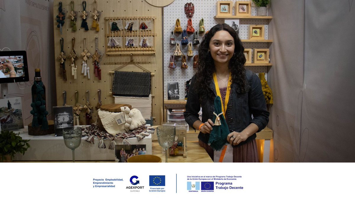 AlianzasAG's tweet image. Uno de los emprendimientos apoyados en la Feria #NWC 2025 a través del Programa #TrabajoDecente de la @UEGuatemala fue Alisa Handmade, quienes con su esfuerzo de comercializar productos hechos a mano generan empleo a mujeres artesanas en San Antonio Aguas Calientes, Sacatepéquez