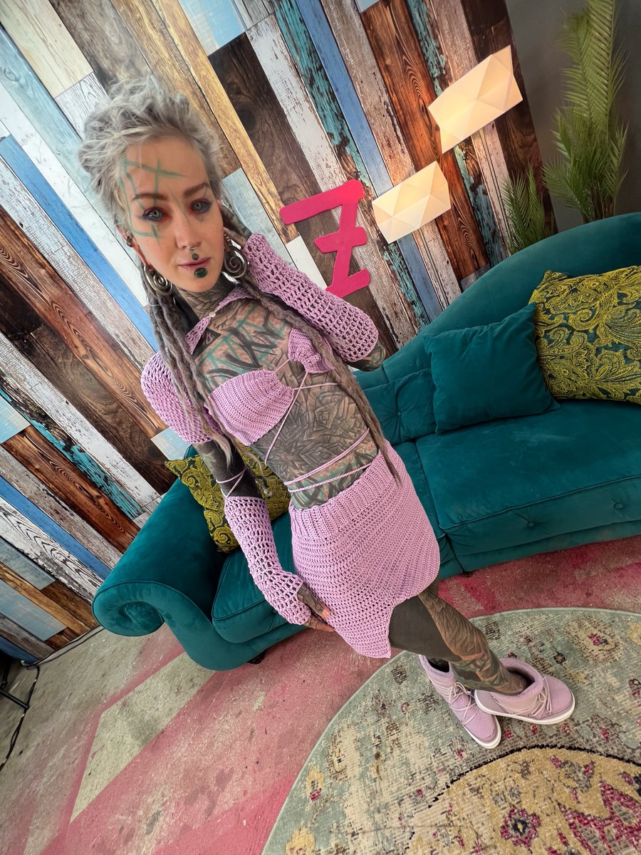 Content from anuskatzz