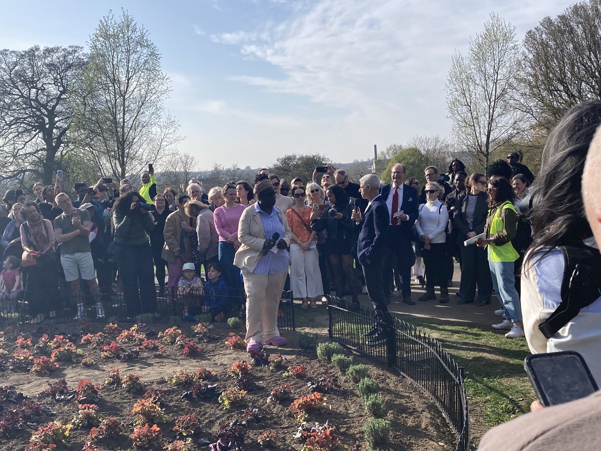 I was honoured to be invited to the unveiling of the stunning new statue of Ella Adoo-Kissi-Debrah, the 9 yr old London schoolgirl killed by air pollution.

Ella would have been 21 today had London’s air been cleaned up earlier.

standard.co.uk/news/london/st…