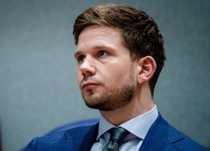 KAFKA_Dev's tweet photo. Gideon van Meijeren blijft als enig Kamerlid hameren op een nieuw onafhankelijk onderzoek naar ritueel KINDERMISBRUIK waarbij ook de naam Demmink is genoemd door slachtoffers! 

Doe een ❤️ &amp; RT als je Gideon hierin steunt! https://t.co/GmCvYlhKEQ