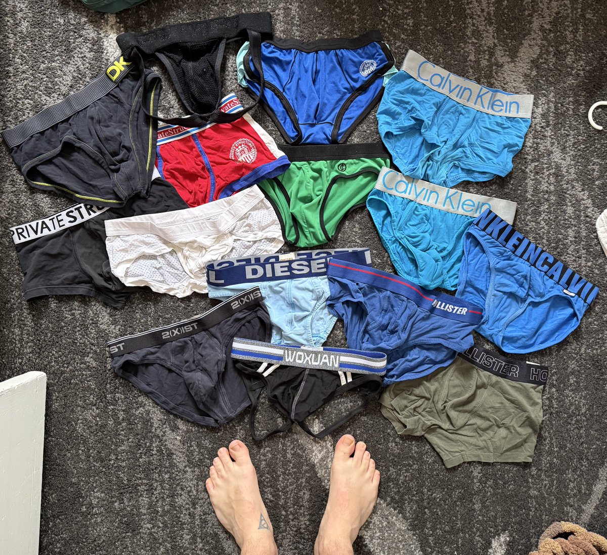 GayRoommateProb's tweet image. Time to sell some undies again 😈😈 

$10/ pair, clean 
$15/ pair, from the gym
$20/ pair, loaded 

Local Columbus pick up or US shipping (buyer pays)
