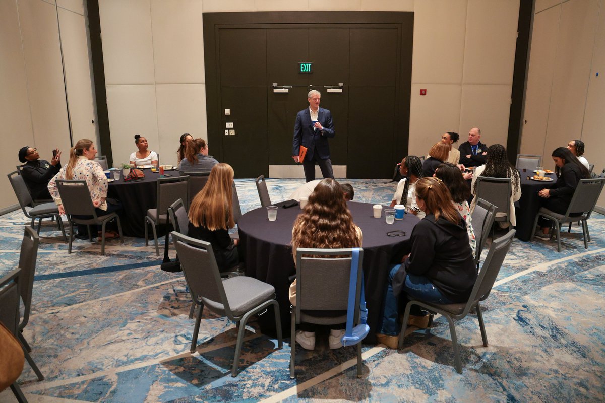 CharlieBakerMA's tweet image. Great to meet with the Women’s Basketball Student-Athlete Engagement Group this morning. Their leadership, insight, and passion for growing the game is inspiring. Grateful for their work amplifying student-athlete voices and shaping the future of college basketball.

#WFinalFour