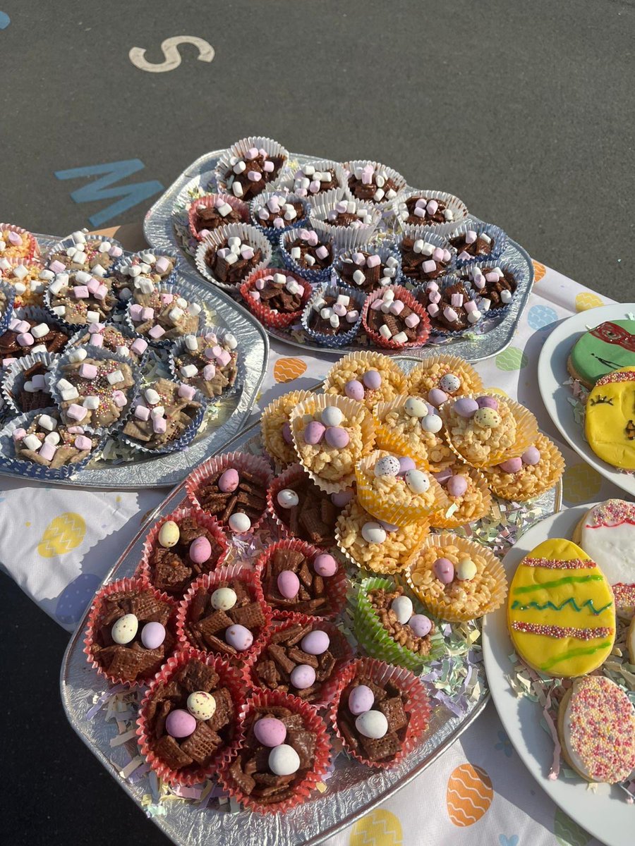 GHAT_Provision's tweet photo. Our egg-ceedingly good Easter bake sale was jam-packed with goodies and helped us raise over £100 to plough back into our #Enrichment offer. 🐣 Thanks to our wonderful staff for making this possible #ThisisAP https://t.co/rBabAs4UpC