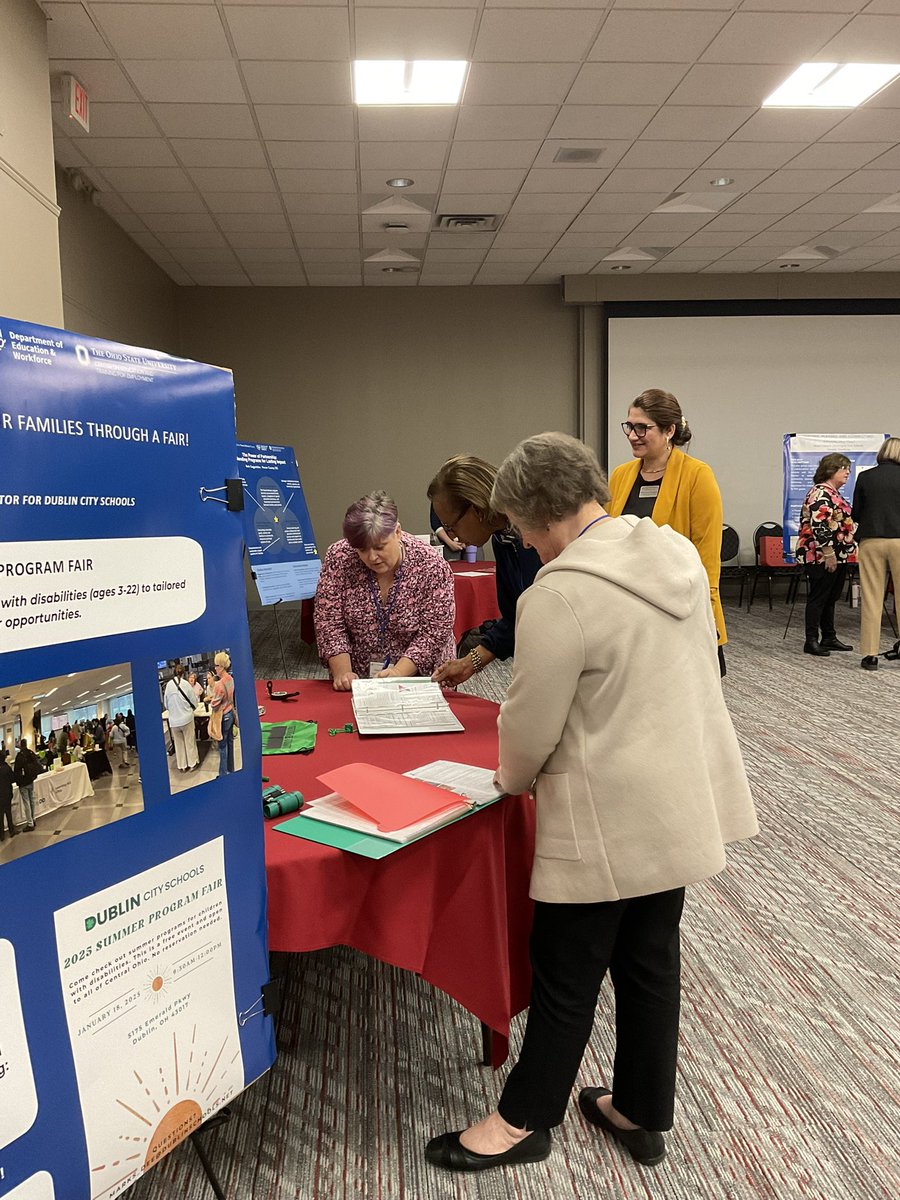 💬 Connect at the Parent Mentor Showcase! 🎁
Ask questions, engage with presenters &amp; join fun activities! Don’t miss this dynamic session celebrating Parent Mentors making a difference every day. 🌟🙌 #ParentMentorConference #CommunityImpact