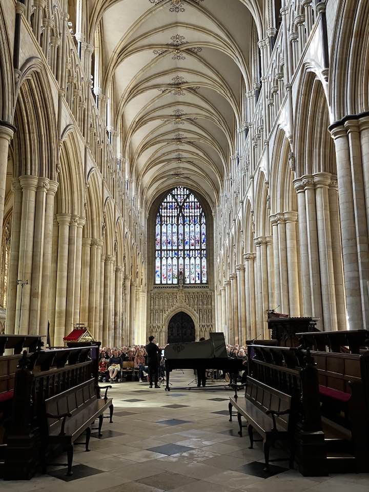 Helen Heaton tweet media