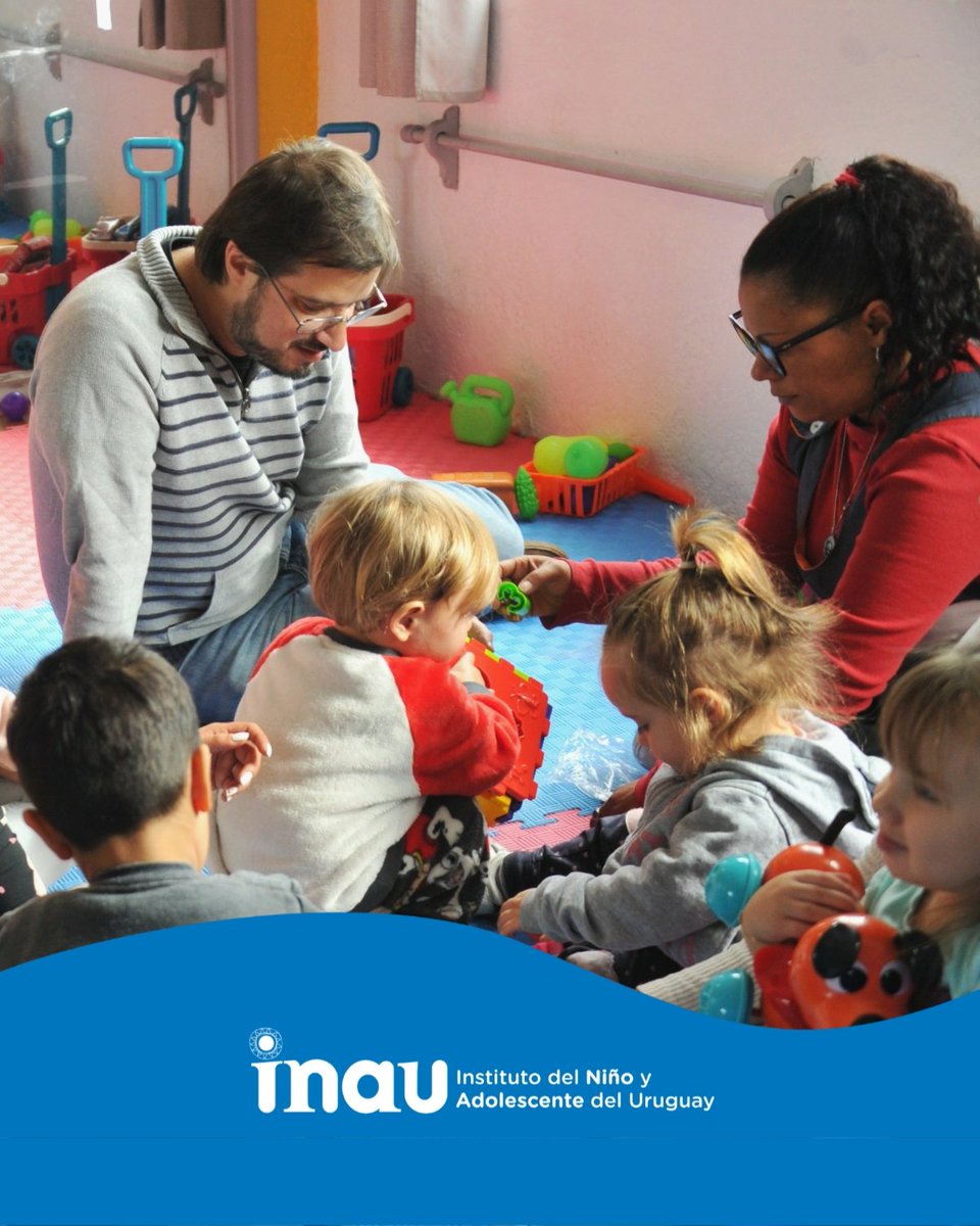 En el marco del Mes de los Cuidados, la presidenta de #INAU, Claudia Romero, visitó distintos centros de atención a la infancia de Canelones: la Casa Comunitaria de Cuidados "Pequeña Infancia" de La Paz y el Centro Siempre "AFCRAMI" de Las Piedras 👧🏽👦🏻🧒🏼
#MesDeLosCuidados