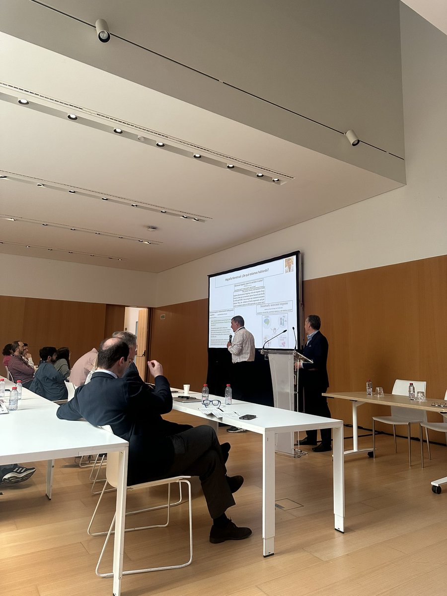 Palomaavalin's tweet photo. Este fin de semana tengo la suerte de asiste a la 3a reunión Nacional Anual del Grupo de Estudio de Cefaleas de la SEN
#MasterCef #Palmademallorca https://t.co/UmQRQvve3y