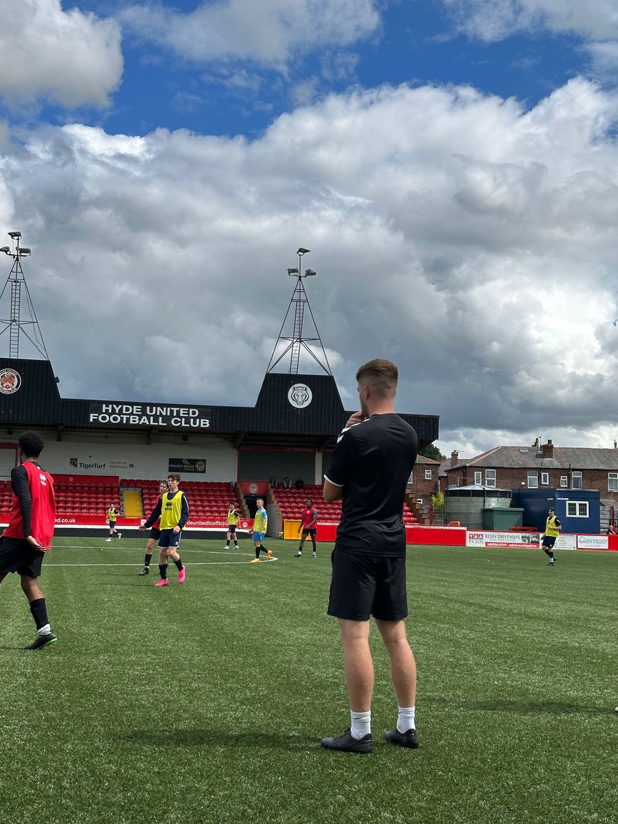 SamSmedley10's tweet photo. ⚽️💭 https://t.co/EqNulijdri