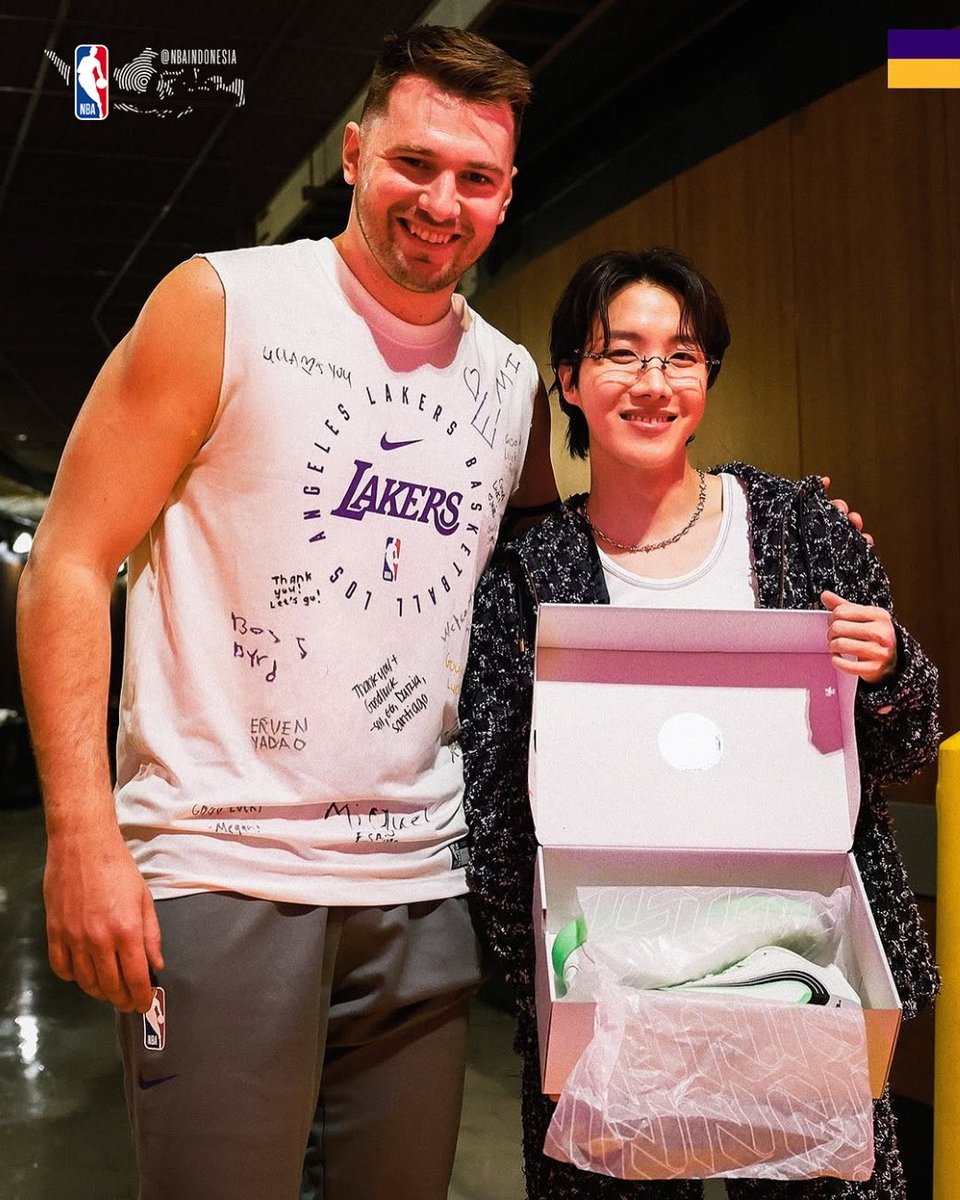 kseokjin2023's tweet image. @bts_bighit 
#NBAOffCourt #JHopeBTS #NBAxBTS #BTS #JungHoseok #ArmyBTS #HobiJHope #NBACelebRow