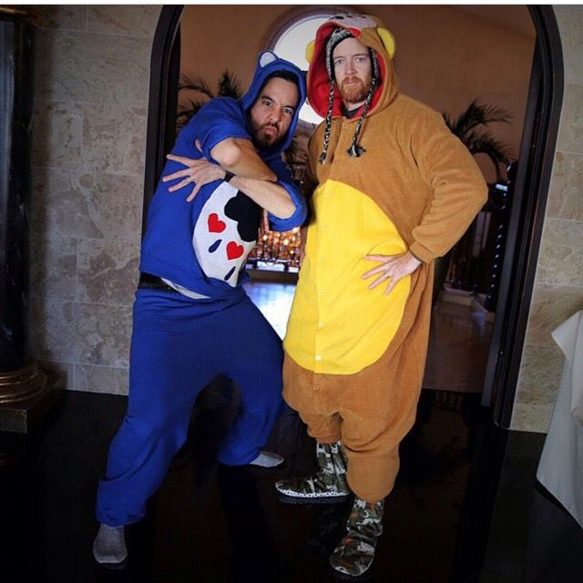 moinschatzi's tweet photo. Now i rmb why Mike and Dave are followed by the Care Bears on Insta
Damn, that 2015 π€£π€£π€£
And IU, still a mysteryβ¦πββοΈπββοΈπββοΈ
#linkinpark
#CareBears
#mikeshinoda
#davephoenix https://t.co/lL53MfGqLK
