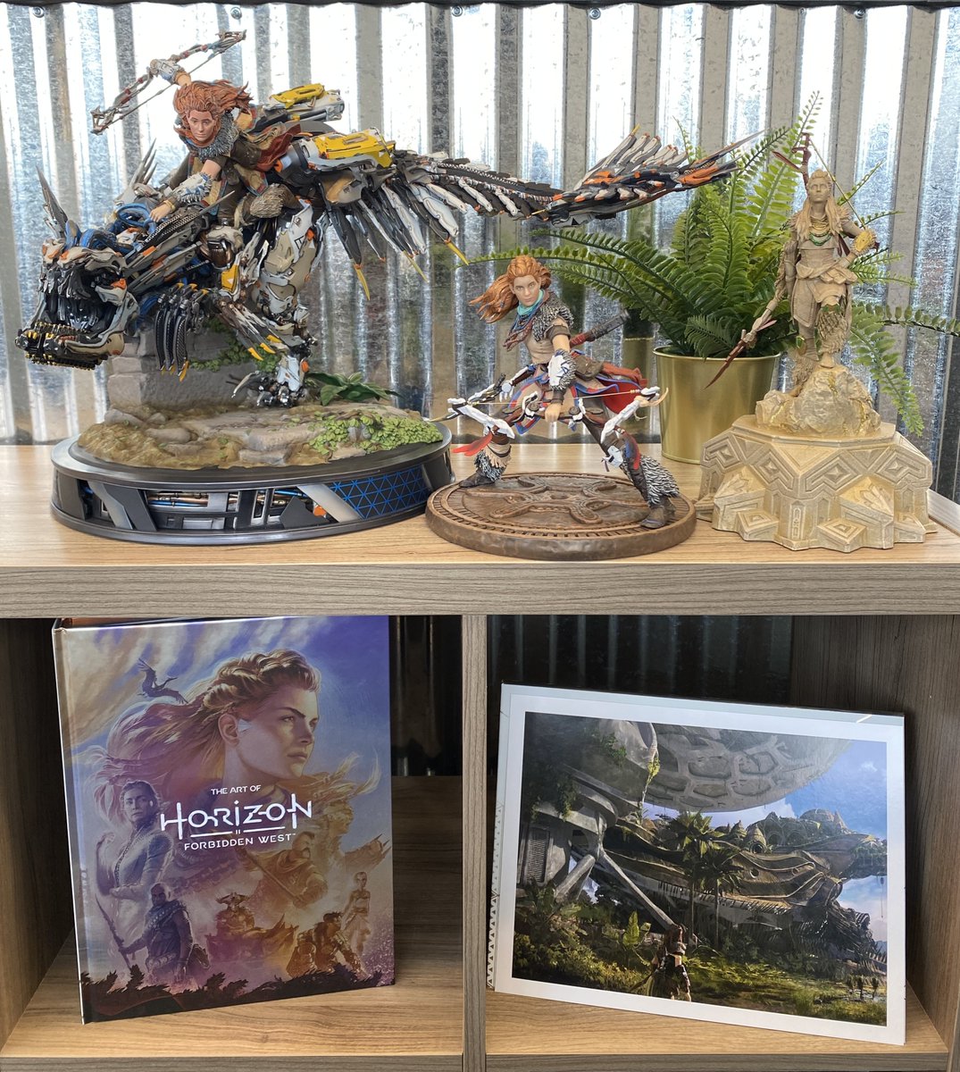DarkHorseDirect's tweet photo. It may not be the year 3021, but it’s still Aloy’s birthday! While most of our Aloy collectibles have found their homes, you can still bring The Art of #HorizonForbiddenWest (Deluxe Edition) into yours today! https://t.co/Hng2gO3Tgo

@darkhorsecomcis @Guerrilla #HorizonZeroDawn https://t.co/NNizhyclAc