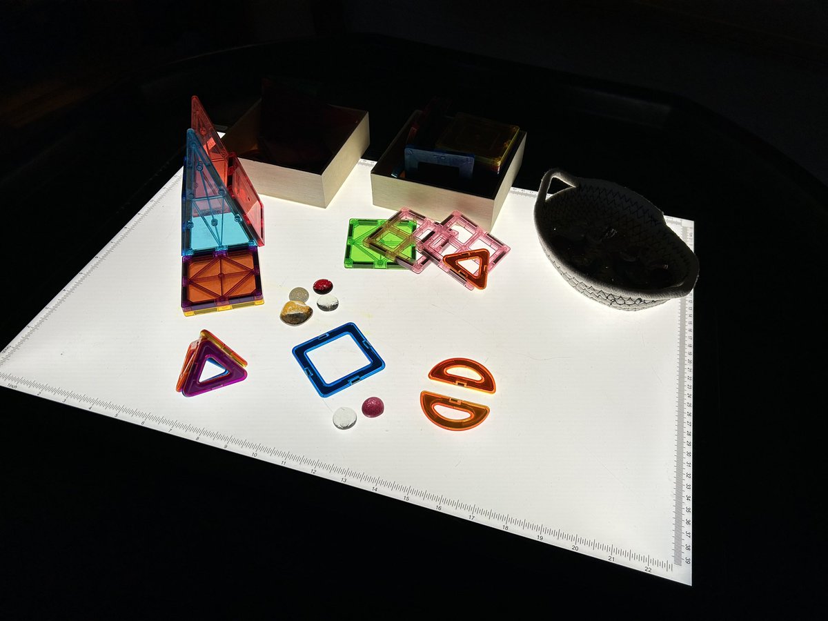 JG Simcoe PS (@jgsimcoe_ldsb) on Twitter photo Thank you <a href="/PlayYGK/">Play! Gaming & Entertainment Centre</a> for helping us purchase the coolest sensory light table for our littlest learners in #kindergarten 😍🙏 Thank you <a href="/PlayYGK/">Play! Gaming & Entertainment Centre</a> for helping us purchase the coolest sensory light table for our littlest learners in #kindergarten 😍🙏