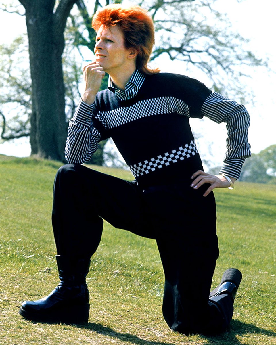 BOWIE’S CUMBERNAULD PIT STOP

“Let the wind blow through your hair...”

We’ve featured a few of Roger Bamber’s 1973/1974 Bowie images on these pages over the years.

Fans of a certain age will remember the ones we’ve featured here today when they first appeared in a 1974 issue
