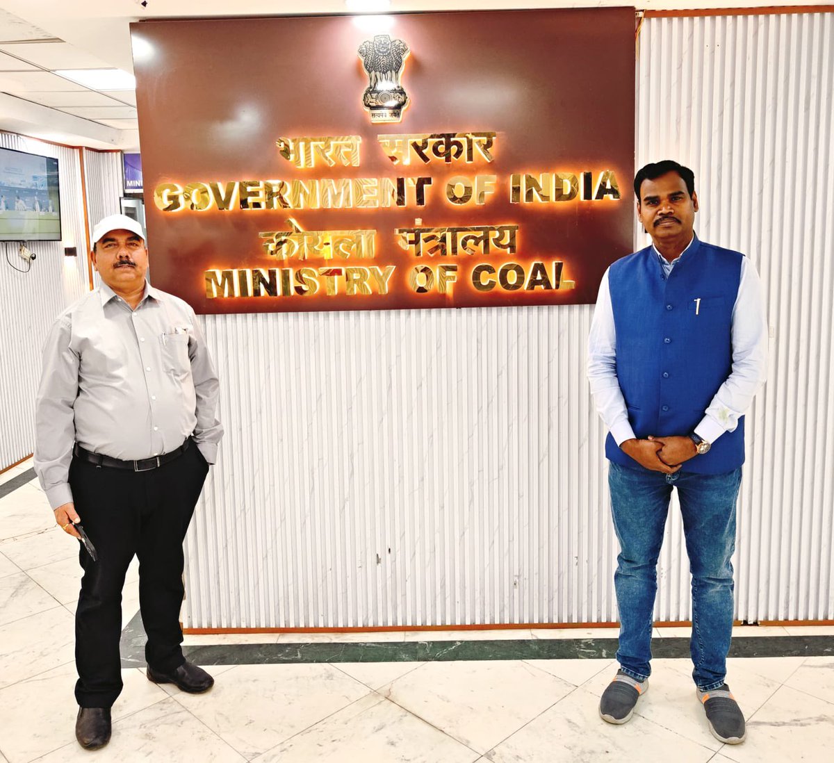 A meeting with JS, MoC regarding pay upgradation , CFA proposal and received positive response and firm assurance. Very happy as the CMOAI APEX efforts are becoming fruitful with the help of Sri P M Prasad Saab, CIL Chairman <a href="/CoalMinistry/">Ministry of Coal</a> <a href="/CoalIndiaHQ/">Coal India Limited</a> <a href="/PMPrasad8/">P M Prasad</a>