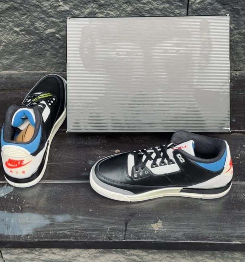 Special Box/Packaging for the Air Jordan 3 OG “Rare Air” ⚫️🔵🔴 bit.ly/4aULd11