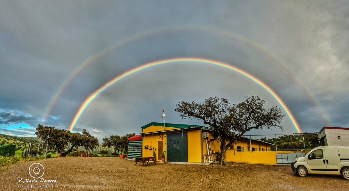 Mᵃrᵢ́a Rₒmᵉrₒ 📊📚📷 (@madorobla) on Twitter photo #Azuaga, 04/04💜
🌧A pesar de las persistentes precipitaciones de la jornada
🌈Doble arcoíris y banda oscura de Alejandro.
<a href="/davidlopezrey/">David López-Rey</a> <a href="/tiempobrasero/">Tutiempo</a> <a href="/HimarGonzalez/">Himar González</a>
<a href="/Tiempo_Mercedes/">Mercedes Martín</a>
<a href="/ondacerosurextr/">Onda Cero Sur de Extremadura</a>
#TiempoExtremadura #Azuaga, 04/04💜
🌧A pesar de las persistentes precipitaciones de la jornada
🌈Doble arcoíris y banda oscura de Alejandro.
<a href="/davidlopezrey/">David López-Rey</a> <a href="/tiempobrasero/">Tutiempo</a> <a href="/HimarGonzalez/">Himar González</a>
<a href="/Tiempo_Mercedes/">Mercedes Martín</a>
<a href="/ondacerosurextr/">Onda Cero Sur de Extremadura</a>
#TiempoExtremadura