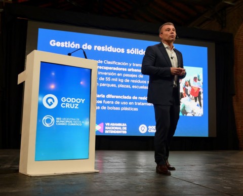 Los "facts" de Godoy Cruz en la cumbre de municipios por el clima memo.com.ar/clima/rama-god…
