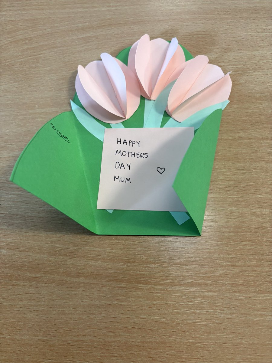 The Lunch Bunch the last few weeks have been making beautiful pop up Mother’s Day cards with careful instructions from the lovely Neve Goldie in S5, I had to wait until they were delivered to post the finished product…. Aren’t they amazing and perfect for Spring 🌺🌷💐