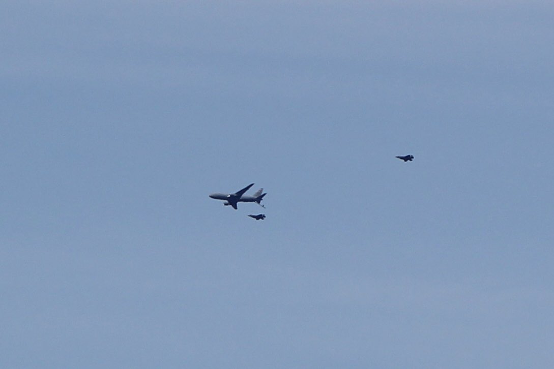 ChelseaScanner's tweet photo. Military jets headed toward
Boston for the Fenway Park
flyover… Sox home opener ! 
#FenwayFlyover #RedSox 
#ChelseaScanner 
#Flyover2025 https://t.co/kpKaHy9kcY