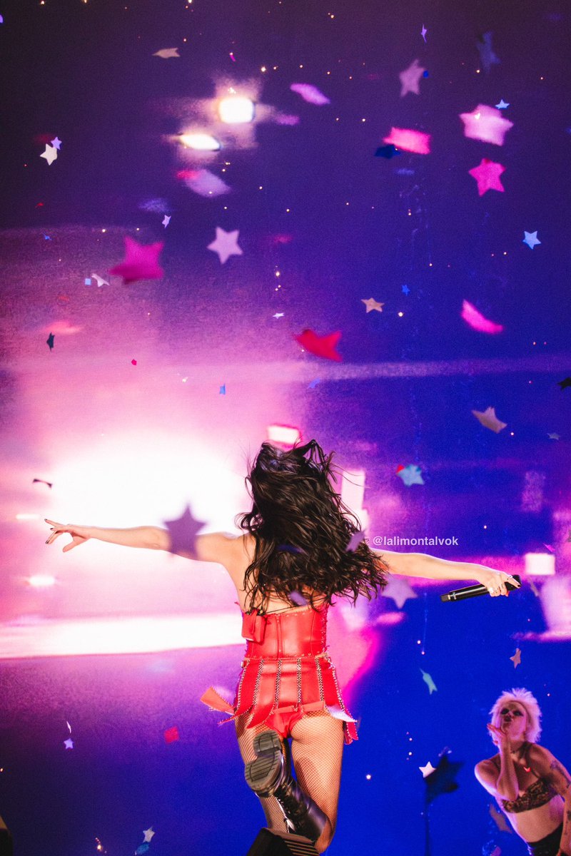 LaliMontalvo's tweet photo. Some of the pictures I took last night at #GUTSWorldTourSpilledMexicoCity N2! Can’t wait for sunday show, this time I’m seeing @oliviarodrigo in my hometown😭💜 https://t.co/REeNshRTLt